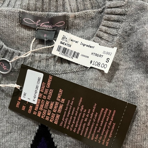 Gray Star Sweater - Women's Crew Neck - Picture 11 of 14